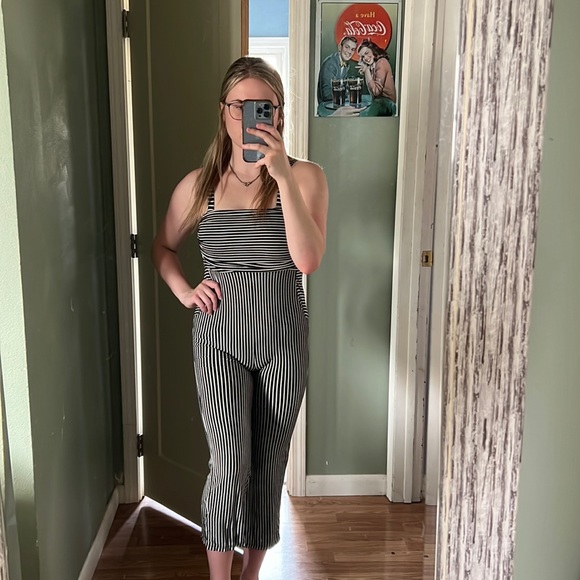 striped jumpsuit with pockets - Picture 1 of 3